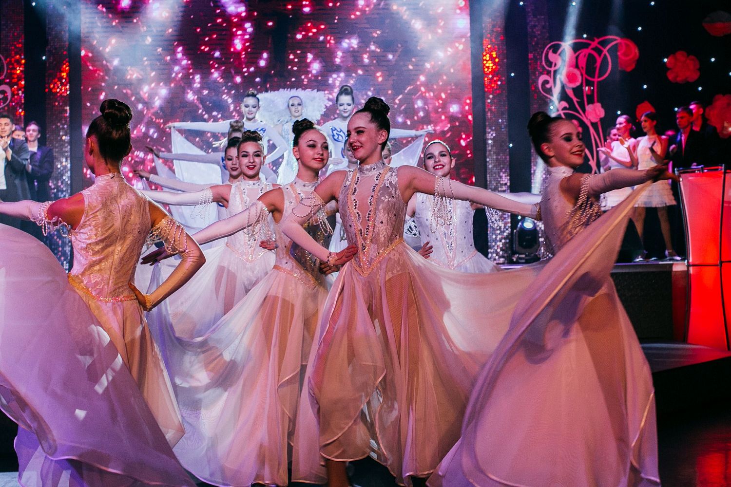 Объявляется дополнительный набор в творческие коллективы!